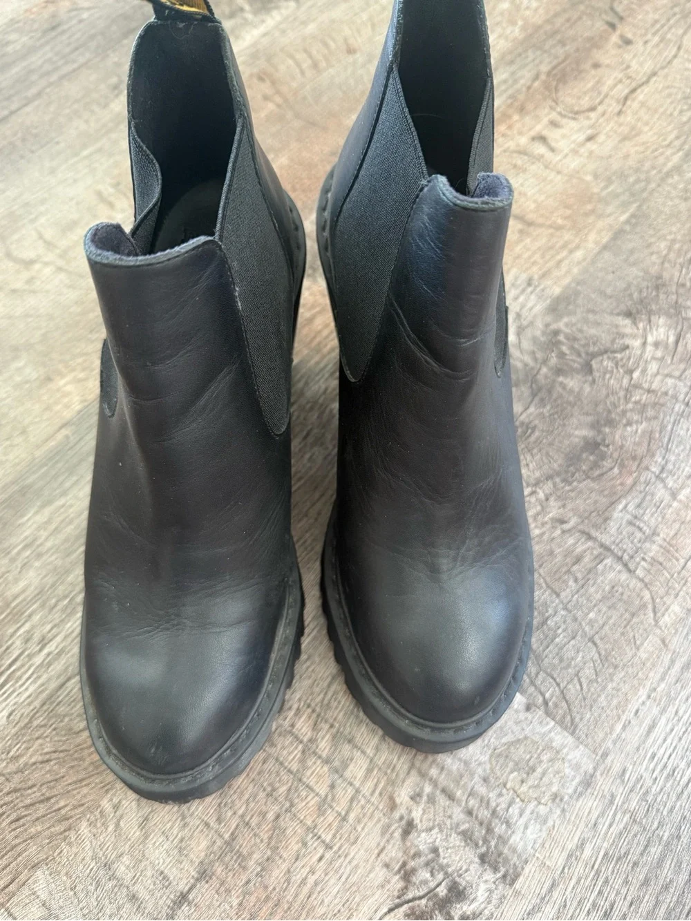 Dr. Martens Hurston Women’s Black Leather Chelsea Ankle Boots Round Toe US 7